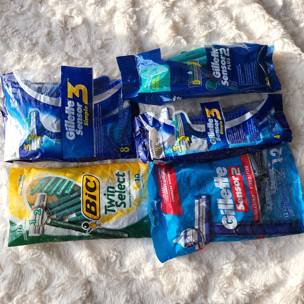 🔵🆕️🔵Men's Razors Bundle 🪒